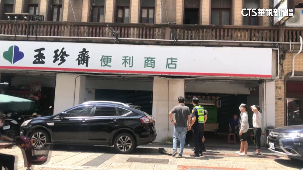 百年玉珍齋建物水泥塊剝落砸車　女駕駛早一步下車