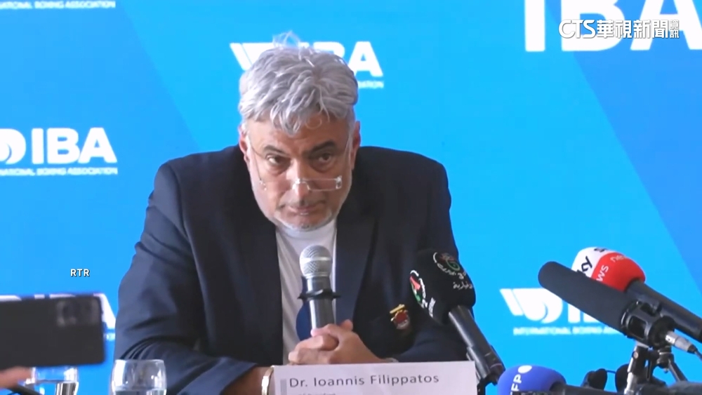 國際拳總記者會「答非所問」　外媒齊批：一場混亂