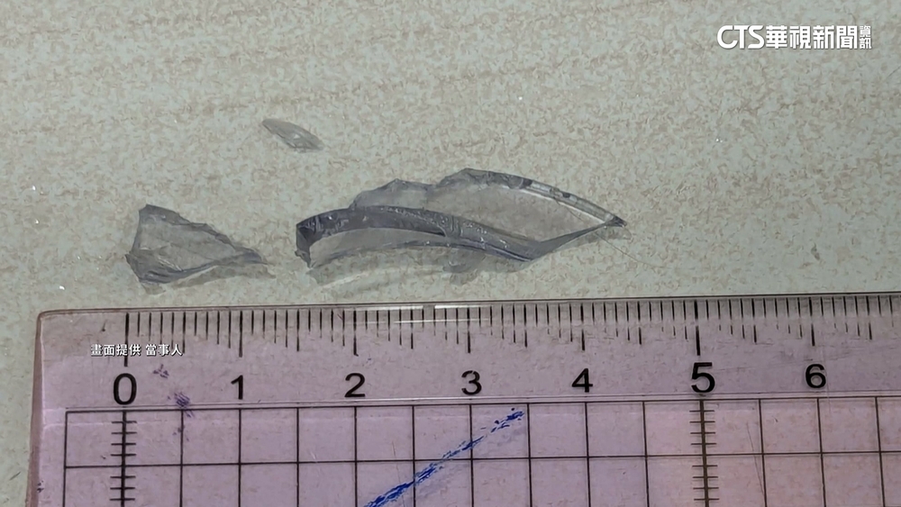 手搖「龜記」杯內驚見塑膠片！　業者歉：果汁機蓋破裂