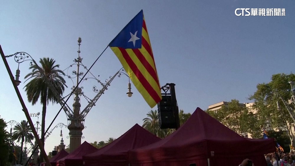 加泰隆尼亞流亡獨派領袖返國　高調現身演說