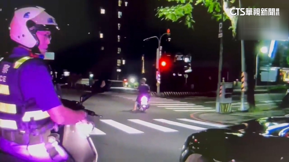 違停拒檢拖行警3公尺！　駕駛逃逸　警網追緝