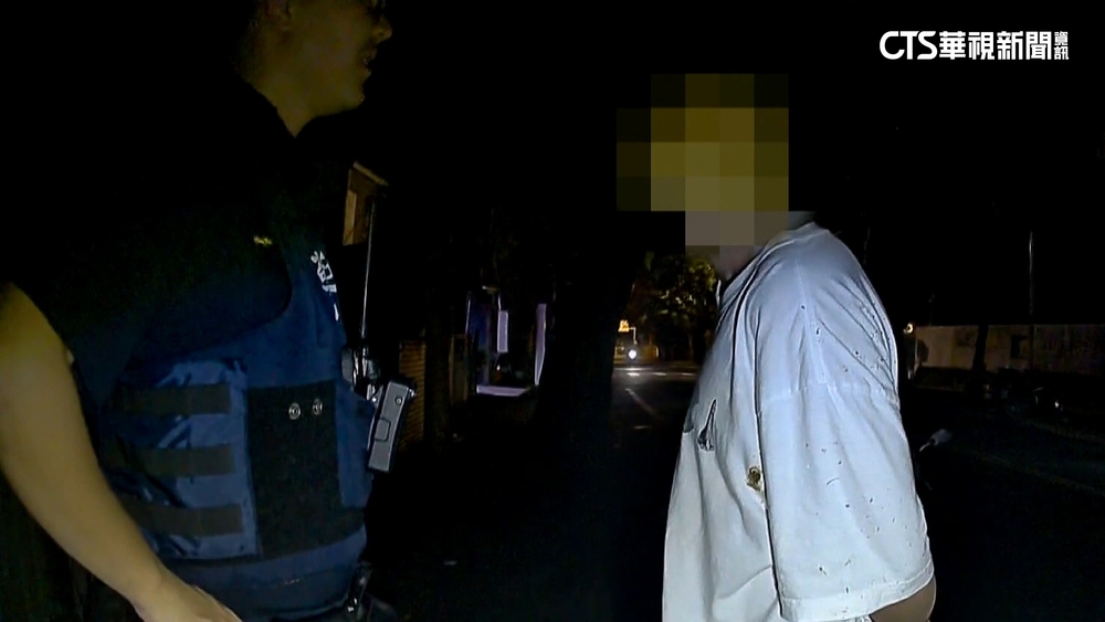 醉騎士撞人「借手機找媽媽遭拒」出拳毆警