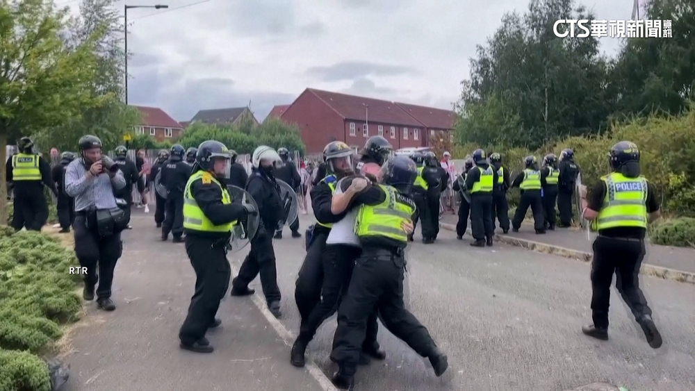 英13年最大暴動！　極右派煽動反移民情緒引爆抗議