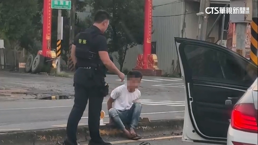 邊開車邊吸「殭屍菸彈」　拒檢衝撞警車遭壓制