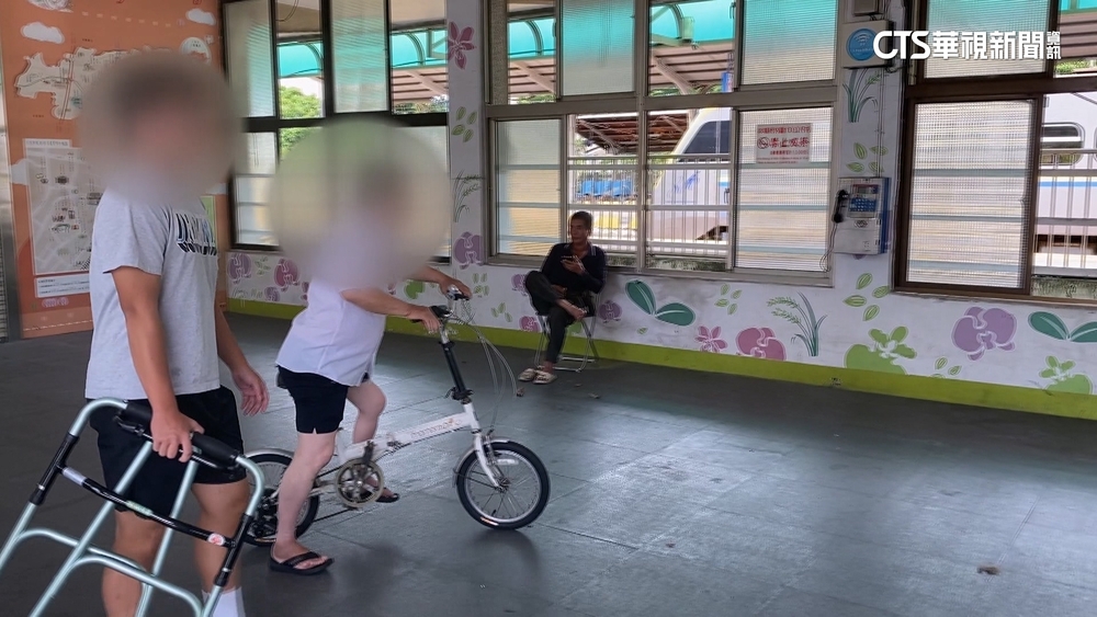 老翁打站務員「又帶議員鬧場」　台鐵挺員工提告