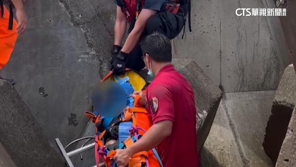 核三廠出水口傳潛客溺水　2女卡消波塊1死