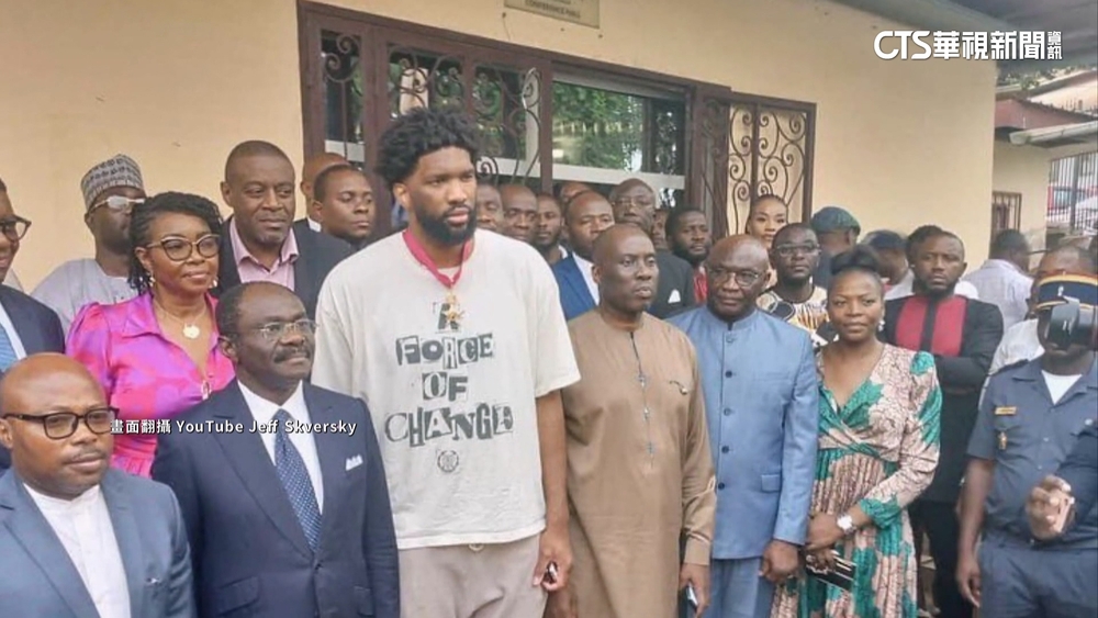 巴黎奧運被噓返鄉變英雄　Embiid回喀麥隆人氣旺