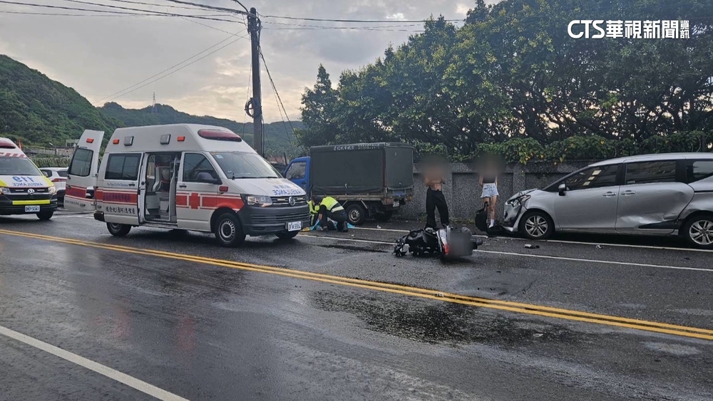 疑天雨路滑！　轎車失控逆向撞2機車釀1死2傷