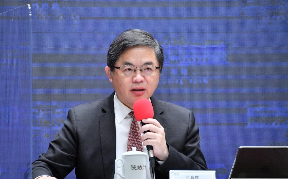 交通部長李孟諺遭爆婚外情 火速道歉、向總統口頭請辭