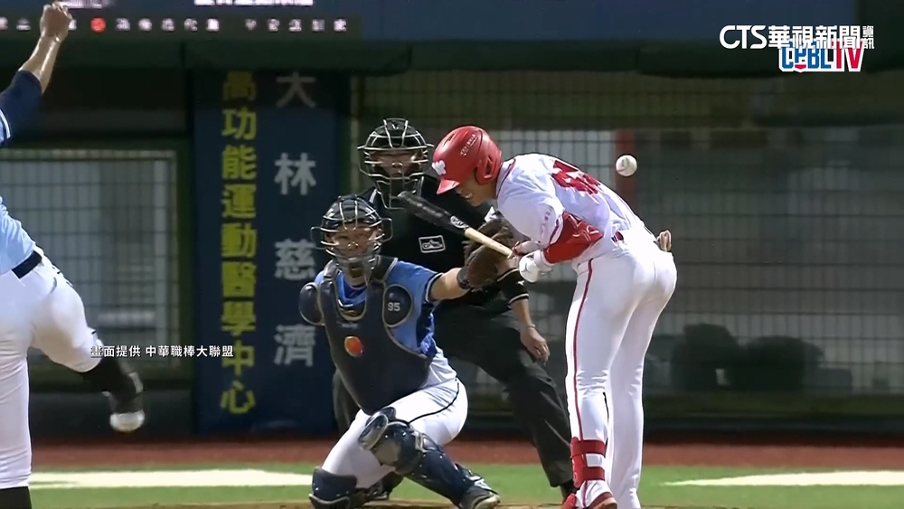 劉俊緯遭156km火球砸中送醫　所幸肋骨沒斷