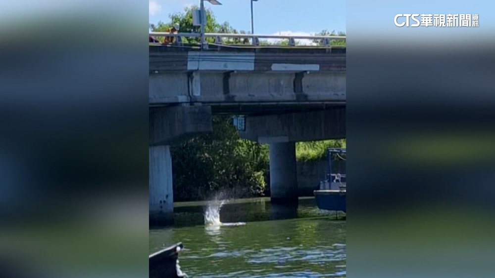 便宜行事？工人丟「混凝土塊」掉航道　養工局：開罰5千