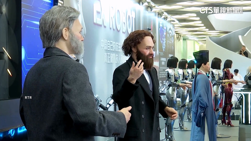 北京世界機器人大會　仿真「人形」功能愈來愈多
