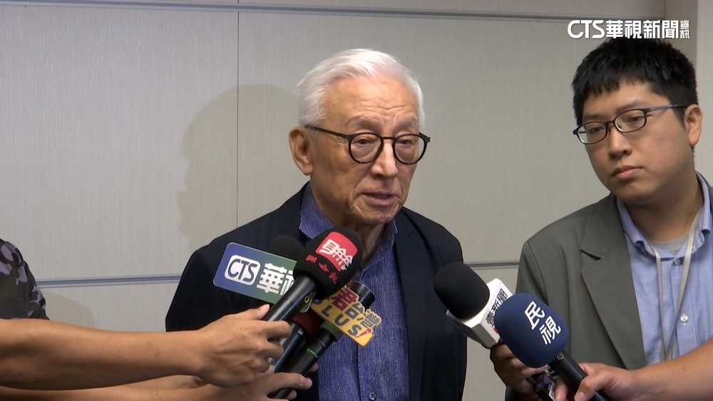 長榮認92共識　曹興誠嘆人在屋簷下「錢拿回繳稅」