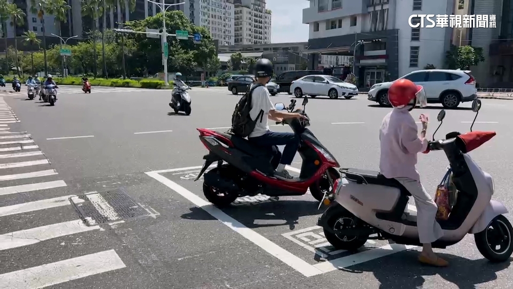 台南市10行政區取消「兩段式左轉」　待轉區仍可用