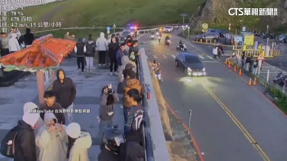 網友號召武嶺看日出　今晨200輛機車湧上山