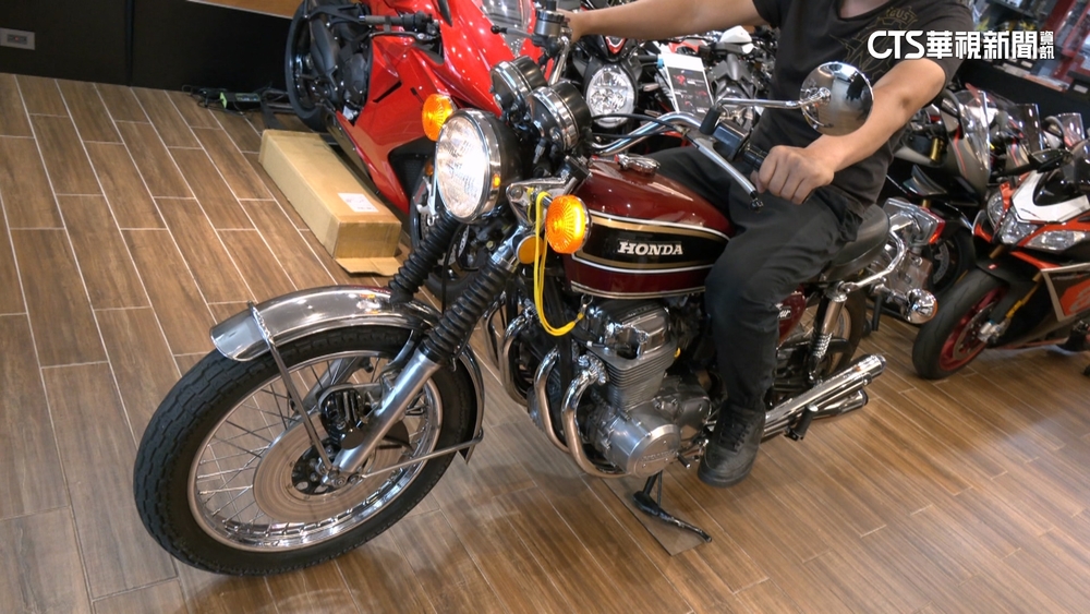 申請耗時半年！　全台首輛國家認證「古董車牌」機車出爐