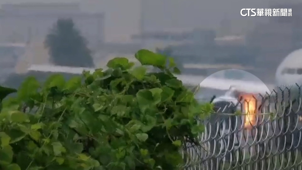 引擎故障！　國泰班機起飛前冒火花　滑行返回維修