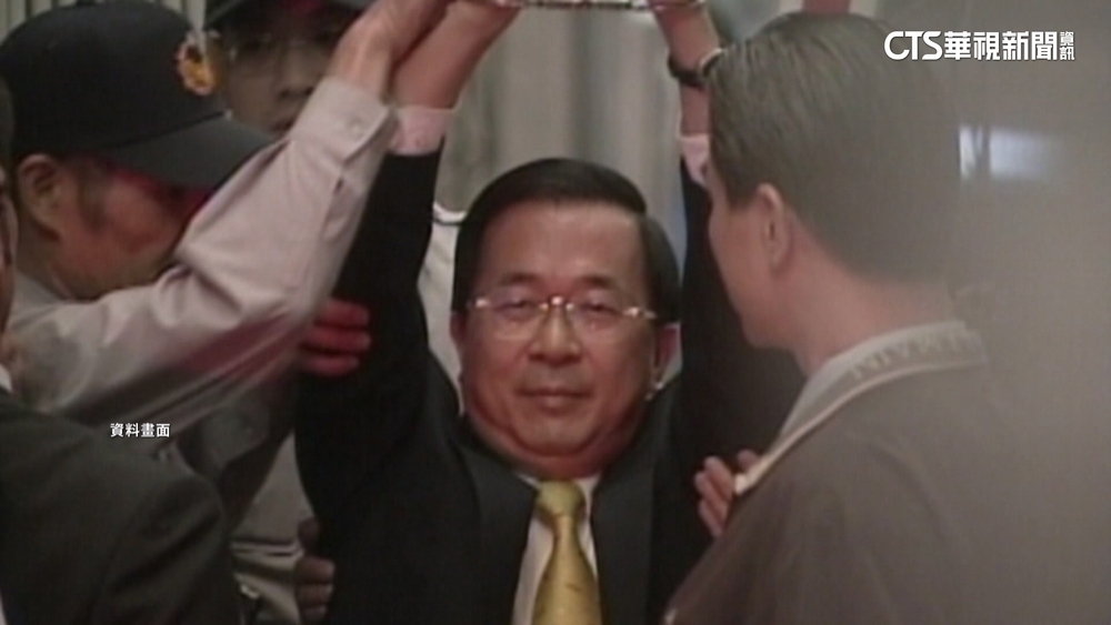 柯文哲無保請回　陳水扁臉書曬「我無罪」書法：別忘了16年前我2次無保飭回