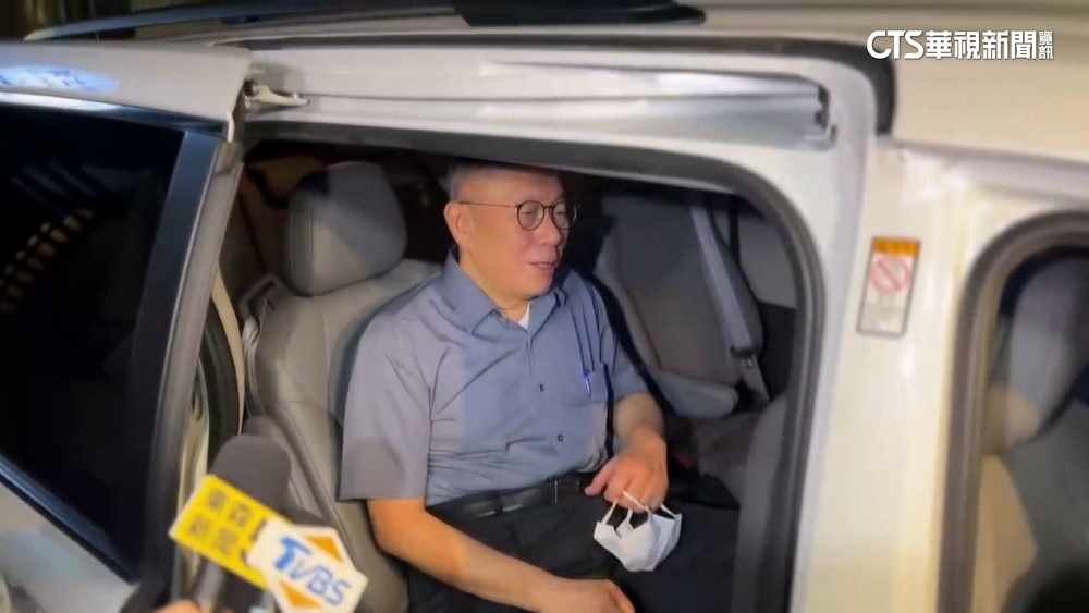 才說去工作！柯座車遭直擊進大安區豪宅「朋友家」