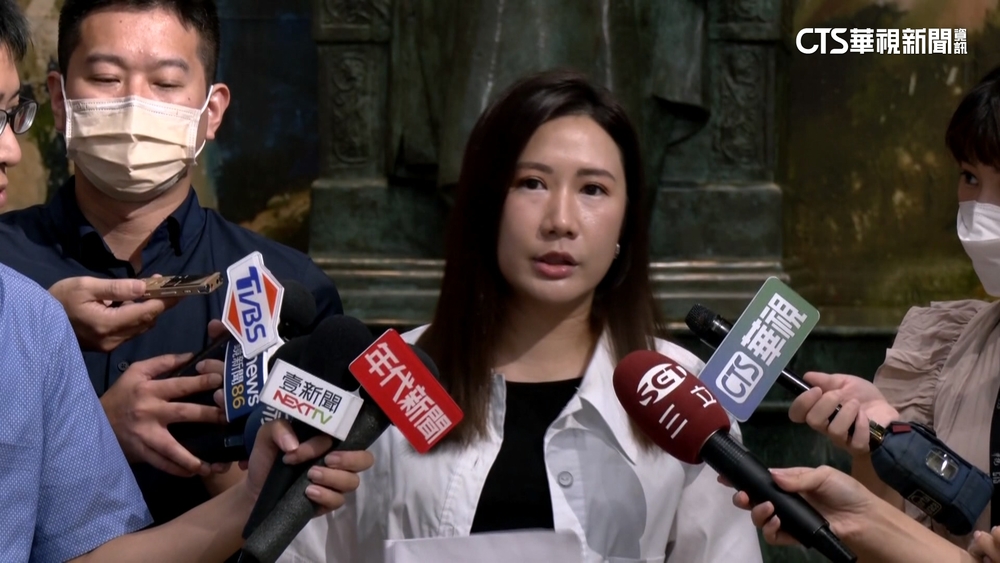 柳采葳控京華城復工5天過？　勞檢處：3次申請共41天