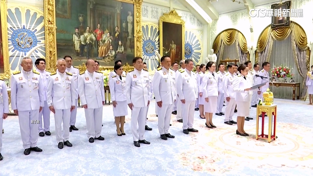 泰國新總理貝東塔　率35名閣員宣誓就職