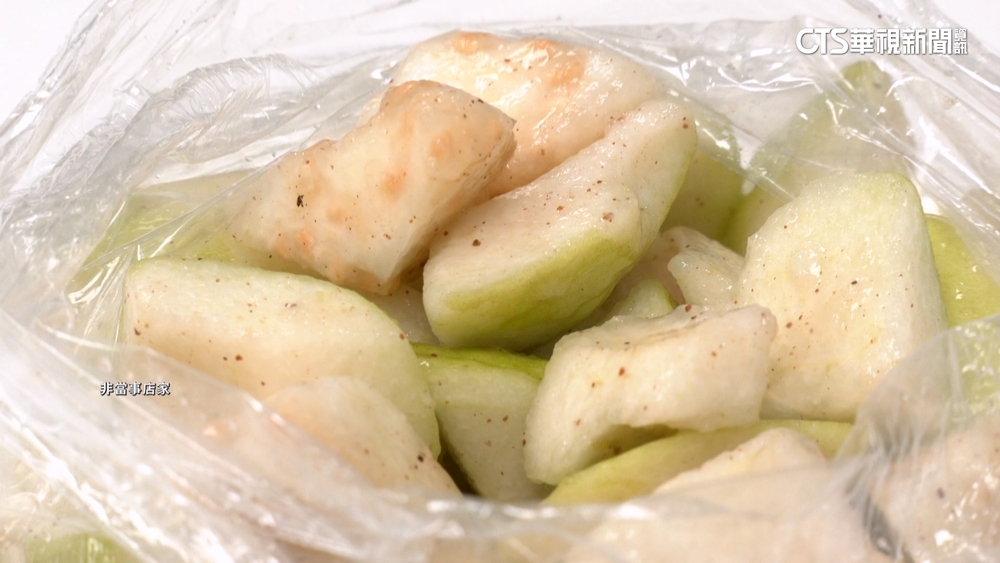 坑殺觀光客？　西門町2包水果659元　港客氣炸