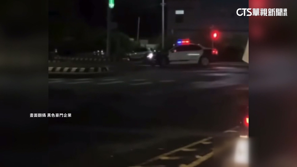 警車路口大迴轉又逆向？　台東分局：追捕違規騎士