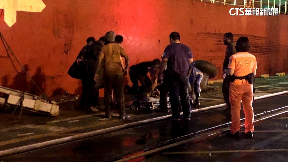 海象不佳卻引航　高雄港引水人遭「夾斷腿」送醫