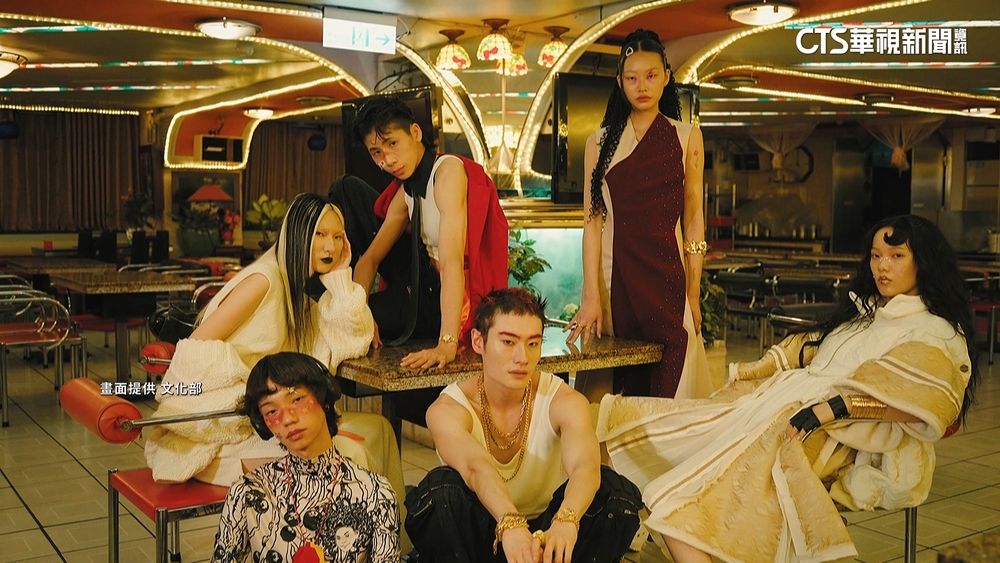 台北時裝週主視覺亮相　林郁婷穿台式單品領軍