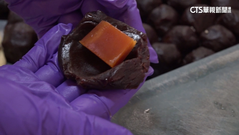 搶中秋月餅商機！　烏魚子.香菜.虎頭蜂創意入餡受青睞