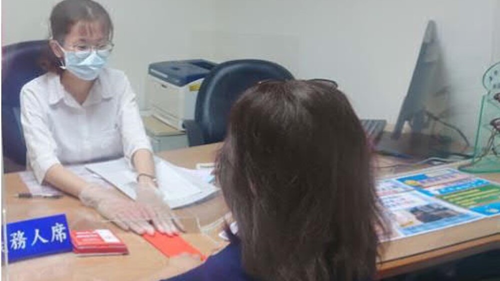 婦遭男友家暴丟工作「健保費繳不出」　桃園分署暖心幫忙　
