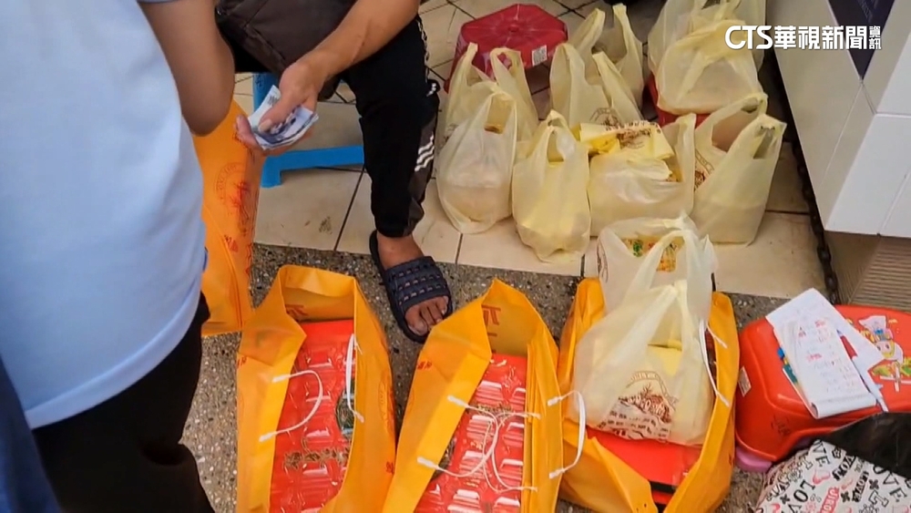 中秋將至！彰化知名蛋黃酥店大排長龍　代購翻倍賣