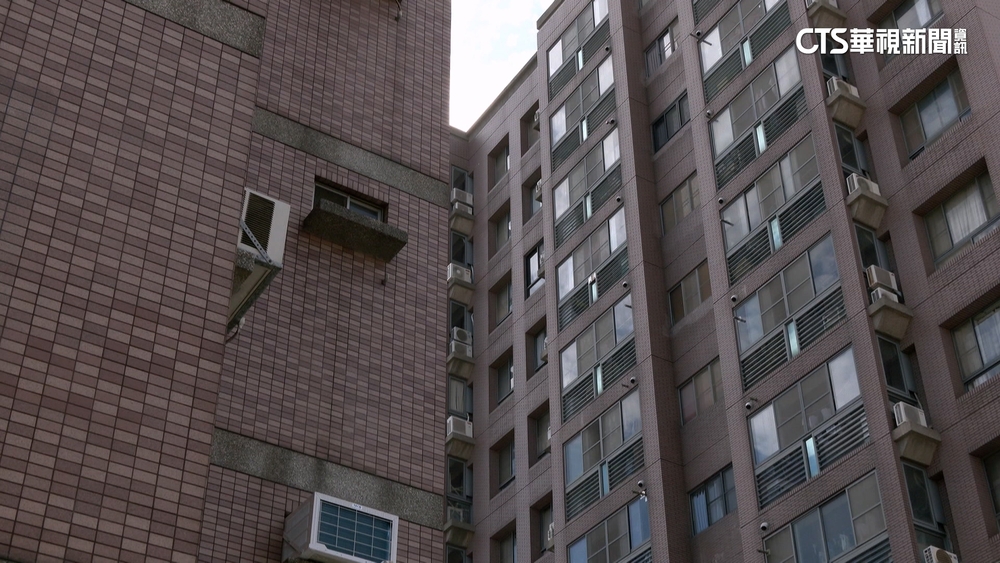 男童躺衣櫃窒息亡「不明傷痕多」　女無照收托4孩