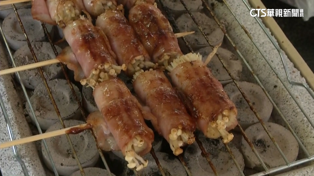 高雄橋頭糖廠烤肉場　民眾提早卡位　一早飄烤肉香