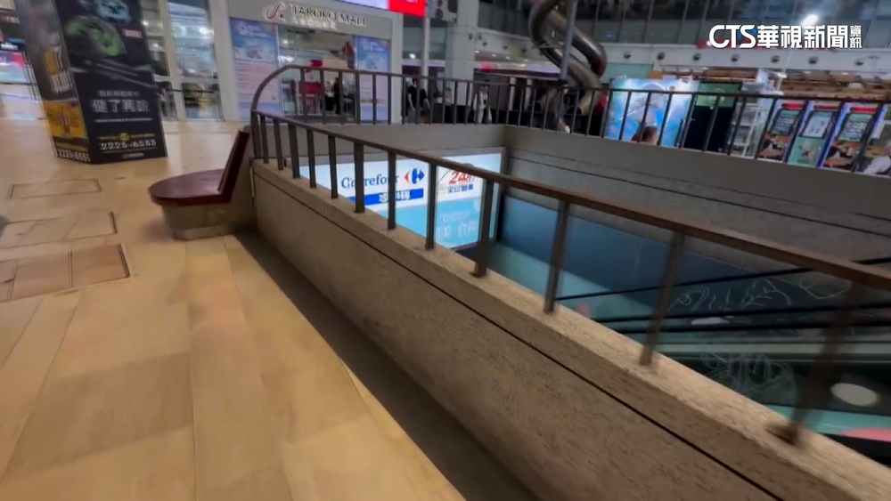 「遇前妻現任」醋男失控　百貨內追逐險撞民眾