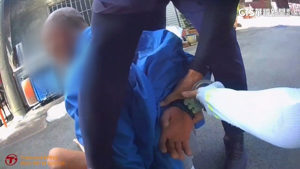 土地公廟隨機攻擊！　男持利器劃傷參拜老翁還踹警