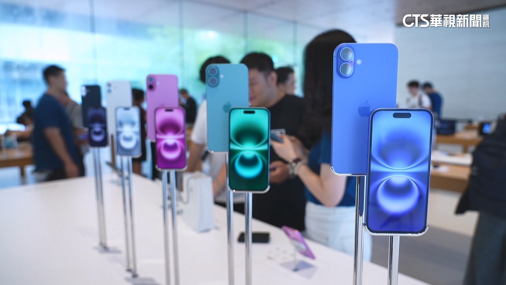 iPhone16正式開賣　果粉搭帳夜宿電信門市