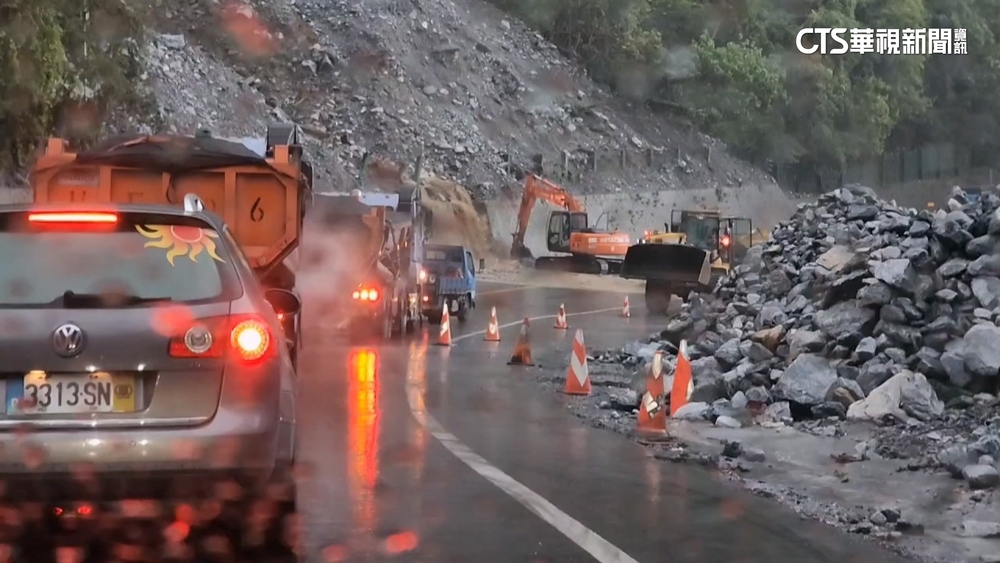 外圍環流炸雨！　蘇花161K土石流.單線通行