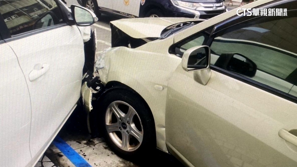 3車撞成團網傳尋仇開槍　警方：車故障逆向暴衝