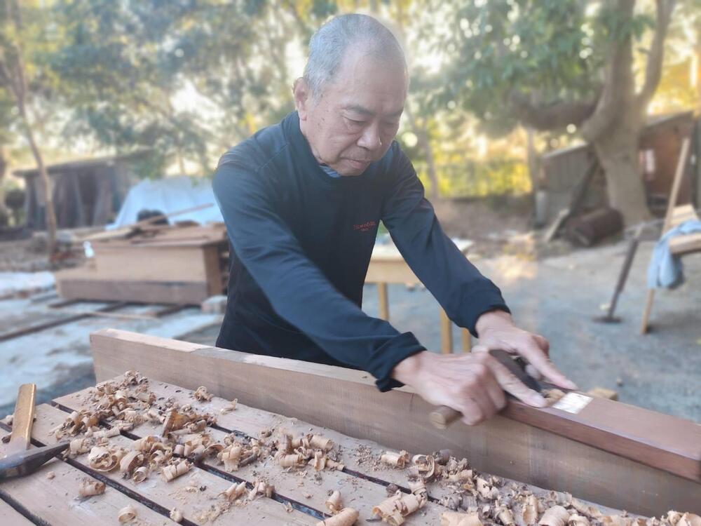 走過帕金森陰霾！75歲木工重返職場　開啟「第二人生」