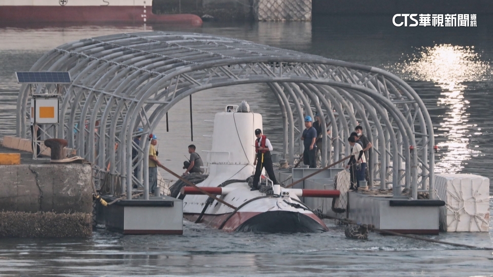 測試「慧龍」無人艇3人落海　中科院：天雨設備濕滑