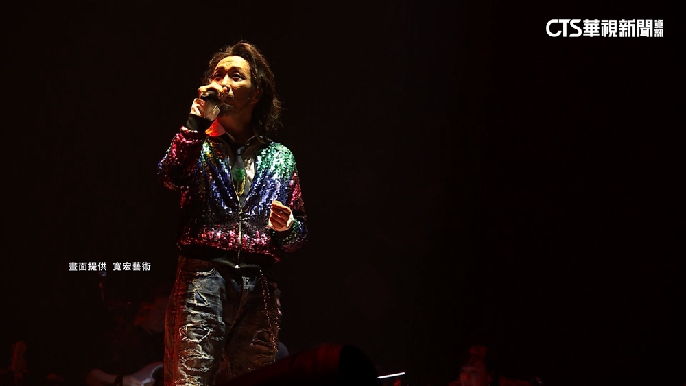 金曲連發！　香港情歌天王鄭中基港都開場