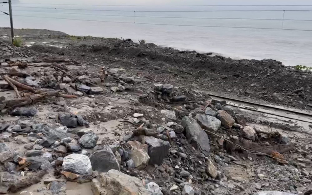 「山陀兒」釀蘇花公路土石流！　台鐵南迴全面開放站票、立榮加開班機疏運