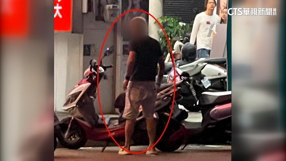 手機訊號差.通訊錄遭誤刪　男撿石怒砸電信行