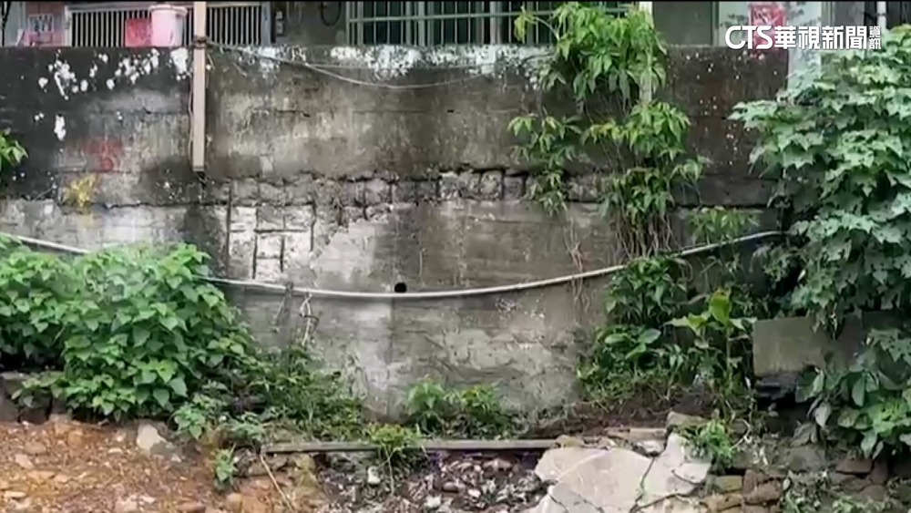 防颱協助清水溝女兒牆突倒塌　工人遭重壓送醫