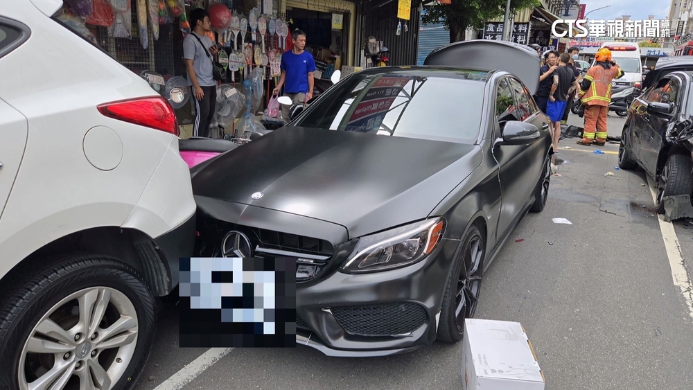 疑毒駕失控撞車害2傷　警方搜出K盤嫌認吸毒