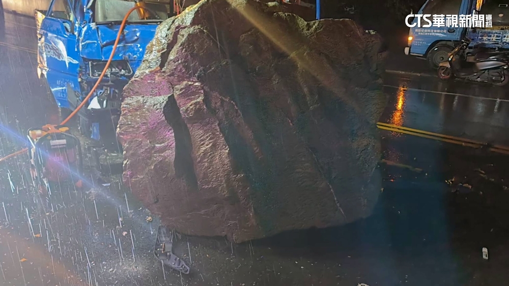 山陀兒釀第1死！貨車駕駛南迴遭巨石砸　搶救後不治