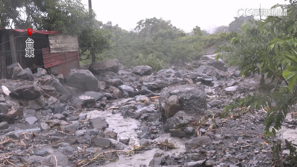 沙崙溪暴漲水漫大王村！　沖毀釋迦園.機具農舍