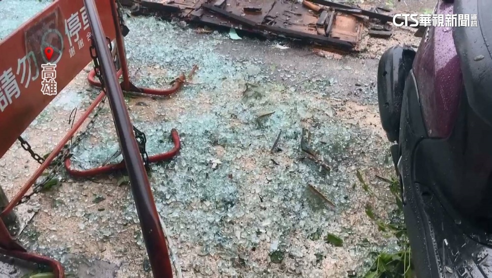 風太大！高雄14級強陣風　吹爆玻璃.雨灌民宅