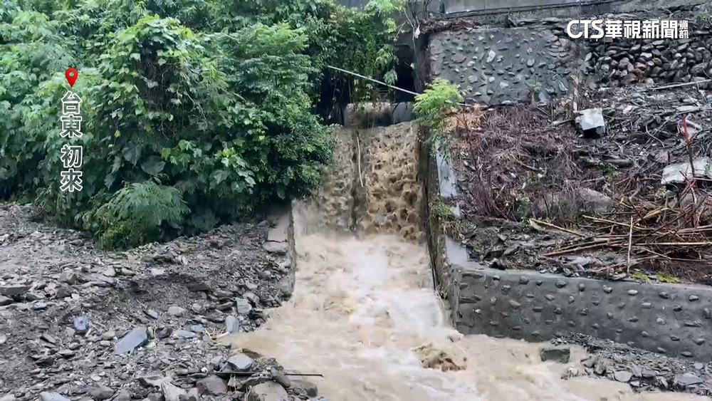 風雨重創東台灣「宛如孤島」　金針山累積雨量破千